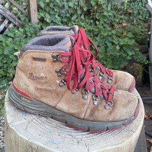 Danner women’s hiking boots vibram